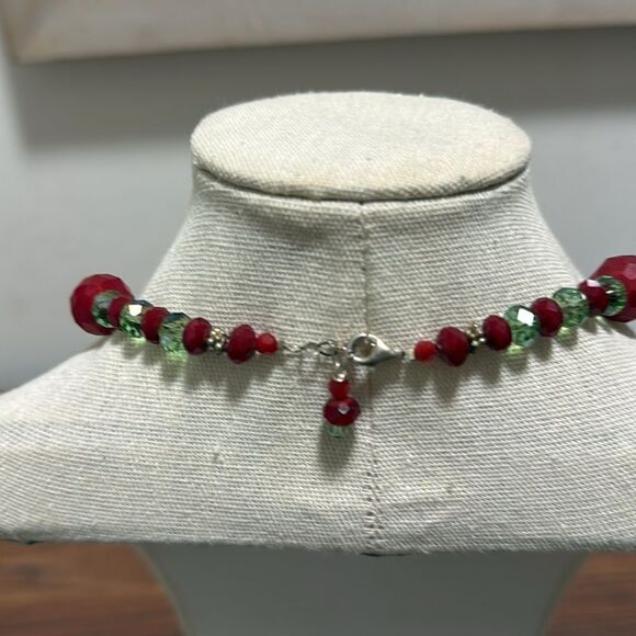 Necklace with Red & Green Faceted AB Crystals with SilverTone Filagree Stations. - Picture 6 of 6